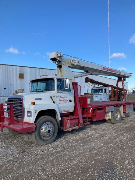 U001 - 1995 Ford 8000 Boom Truck, 130' Reach Resized