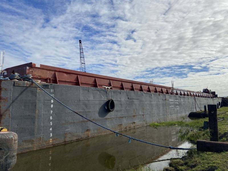 MB7 Tank Barge