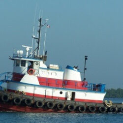 900 HP Tug