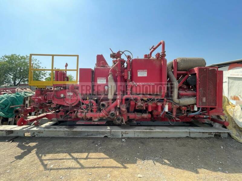 Halliburton HT-400 Cementing Pump (1)