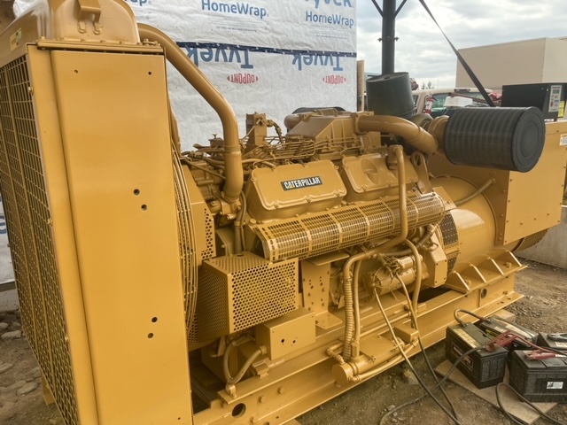 600 KW Caterpillar 3412 DITTA Diesel Generator Set (3)