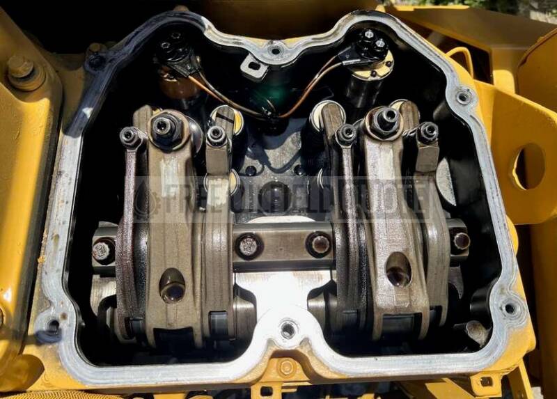 Overhauled Caterpillar 455kW Diesel Generator (2)