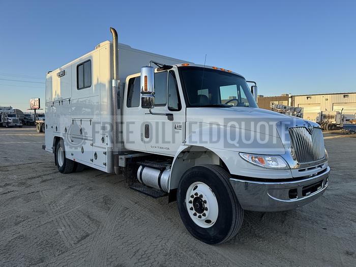 large-used-2006-international-wireline-truck-for-sale (1)