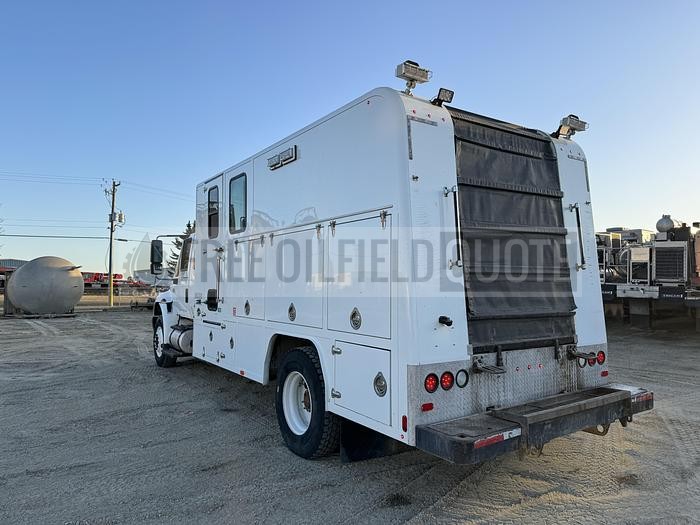 large-used-2006-international-wireline-truck-for-sale (2)